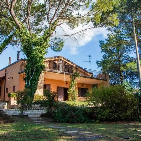 Hypericum Country House *