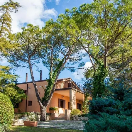 Hypericum Country House Villa *